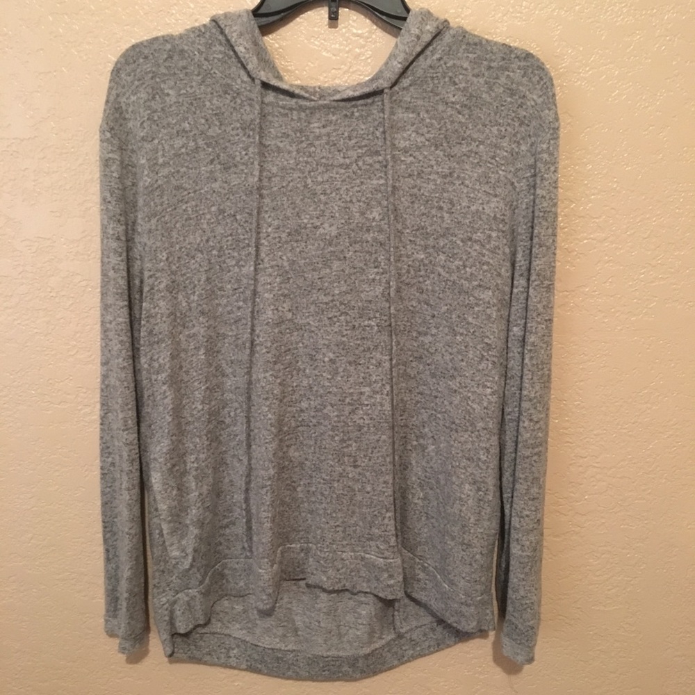 Slimming grey sweater