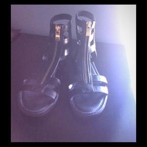 High top sandal