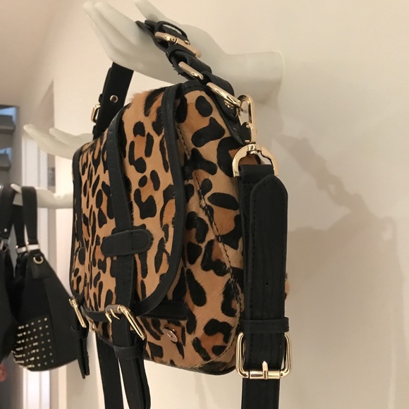 NWT DESIGNER DIRECT!! Charles David new leopard Haircalf messenger bag. - Picture 2 of 7