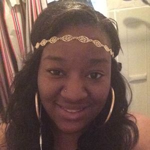 Meet your Posher, Natasha