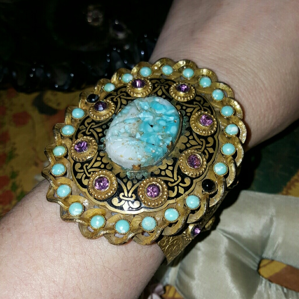 Antique brass & glass enamel fleur-de-lis bracelet - Picture 4 of 4