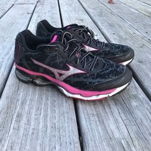 ⭐️MMAO⭐️Mizuno Wave Creation 6.5 black &  pink