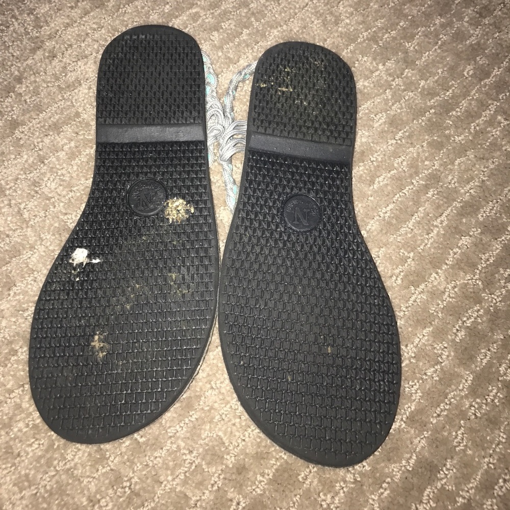Like new woven sandals size 8 - Picture 2 of 4