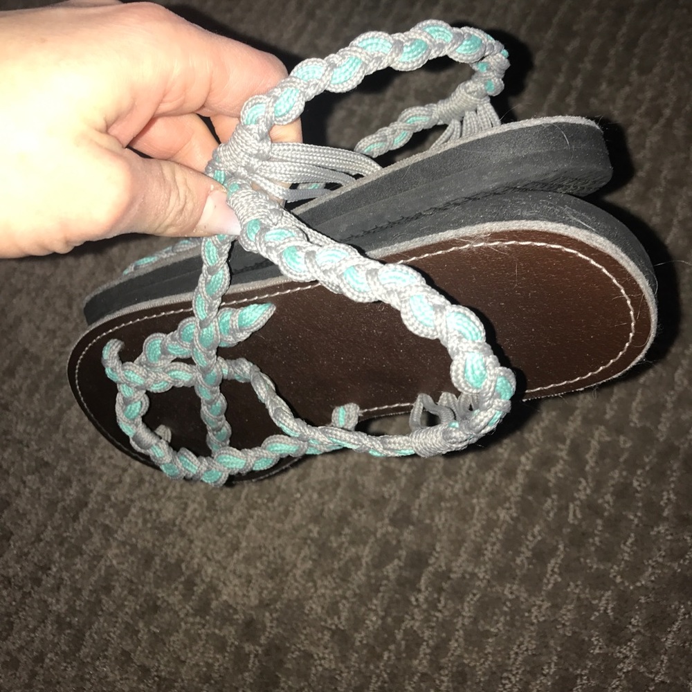 Like new woven sandals size 8 - Picture 3 of 4