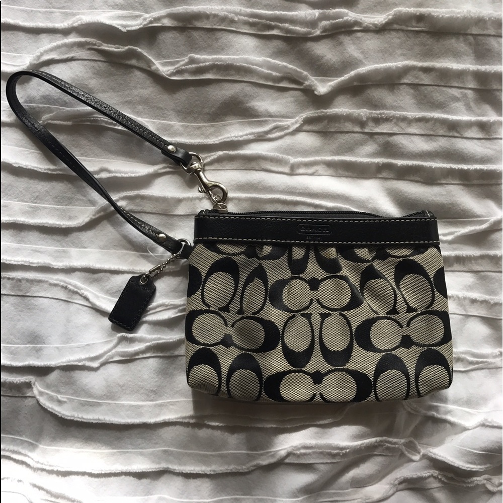 Brand new COACH hand wallet/purse