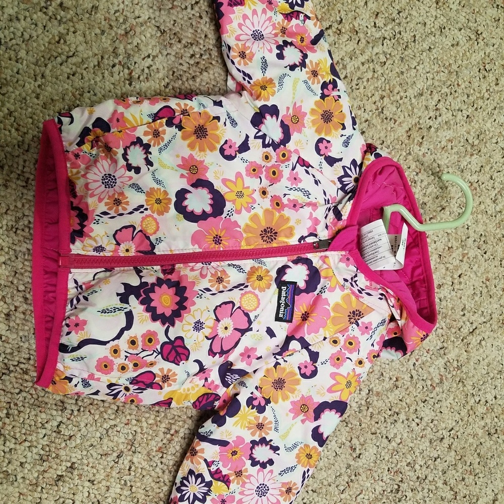 Infants Patagonia Reversable Puff Ball Jacket