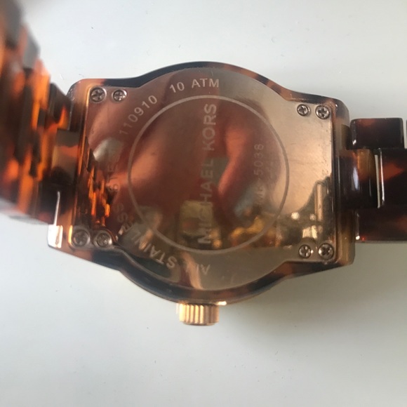 MICHAEL KORS TORTOISE SHELL ACYLIC WOMEN’S WATCH - Picture 3 of 5