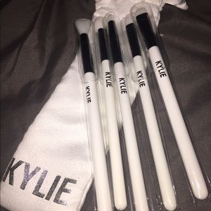 Kylie cosmetics eyeshadow brushes