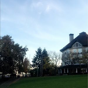 Meet your Posher, Manar