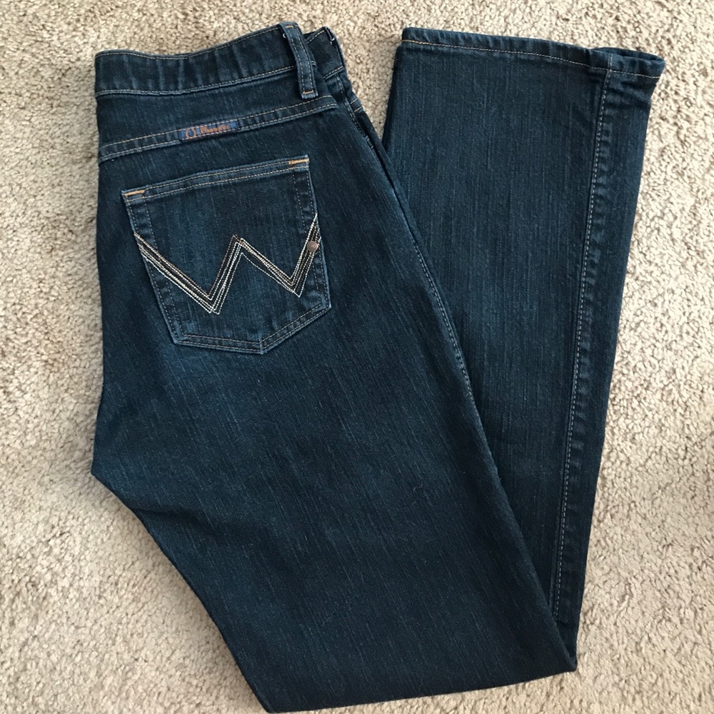 NWOT Wrangler Q-Baby Dark Wash