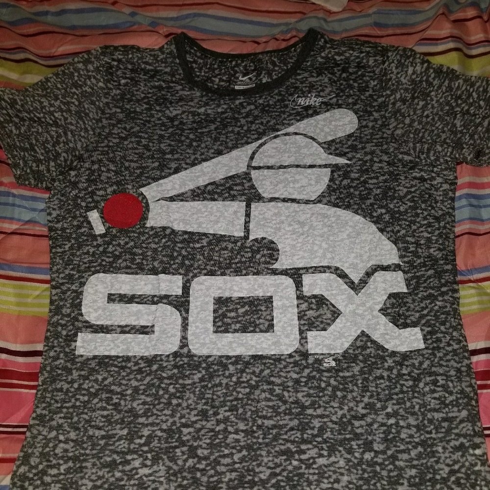 Women's nike Chicago white Sox tshirt