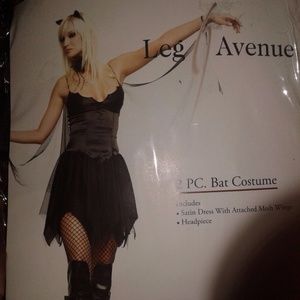 NEW LEG AVENUE GOTHIC BAT GIRL HALLOWEEN COSTUME