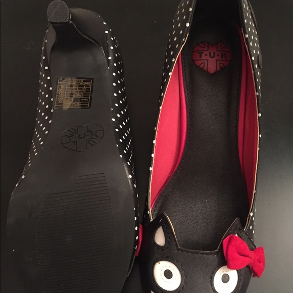 Shoes - Picture 4 of 8