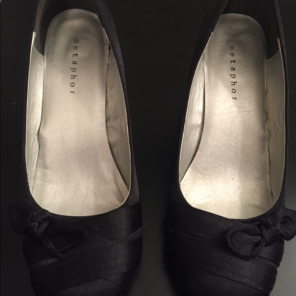 Shoes - Picture 5 of 8