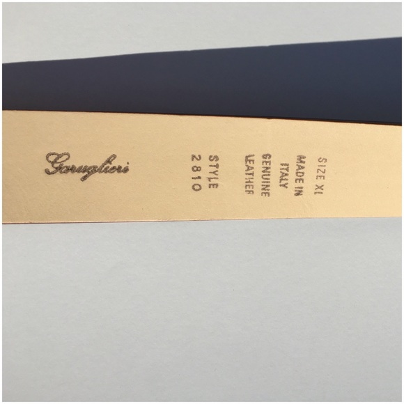 Brown Leather With Silver Medallions & Hammered Buckle - Picture 7 of 7