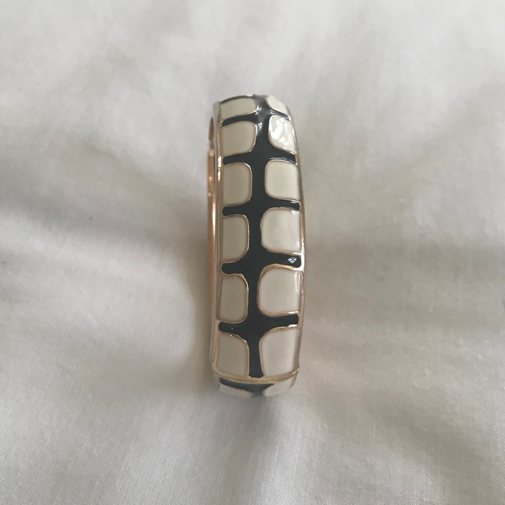Enamel bracelet