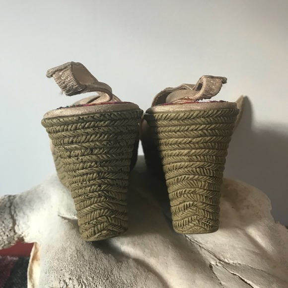 Rock & Candy Catch Me Tan Peep Toe Wedge Sz 8.5 - Picture 4 of 5