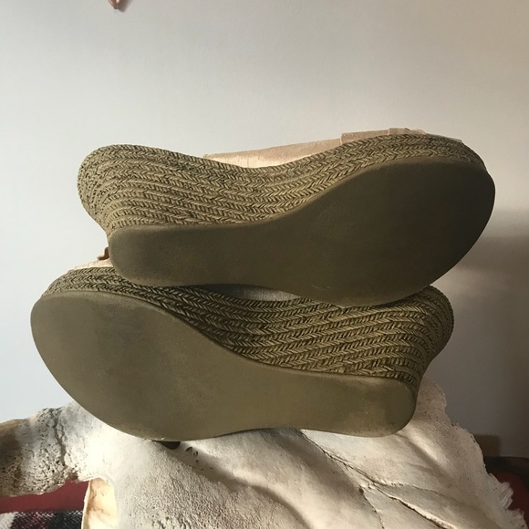 Rock & Candy Catch Me Tan Peep Toe Wedge Sz 8.5 - Picture 5 of 5