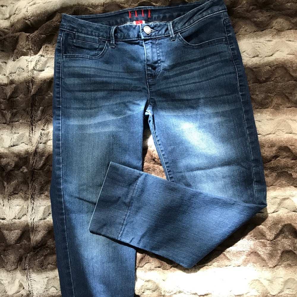 Elle // Mid-rise Denim Capri