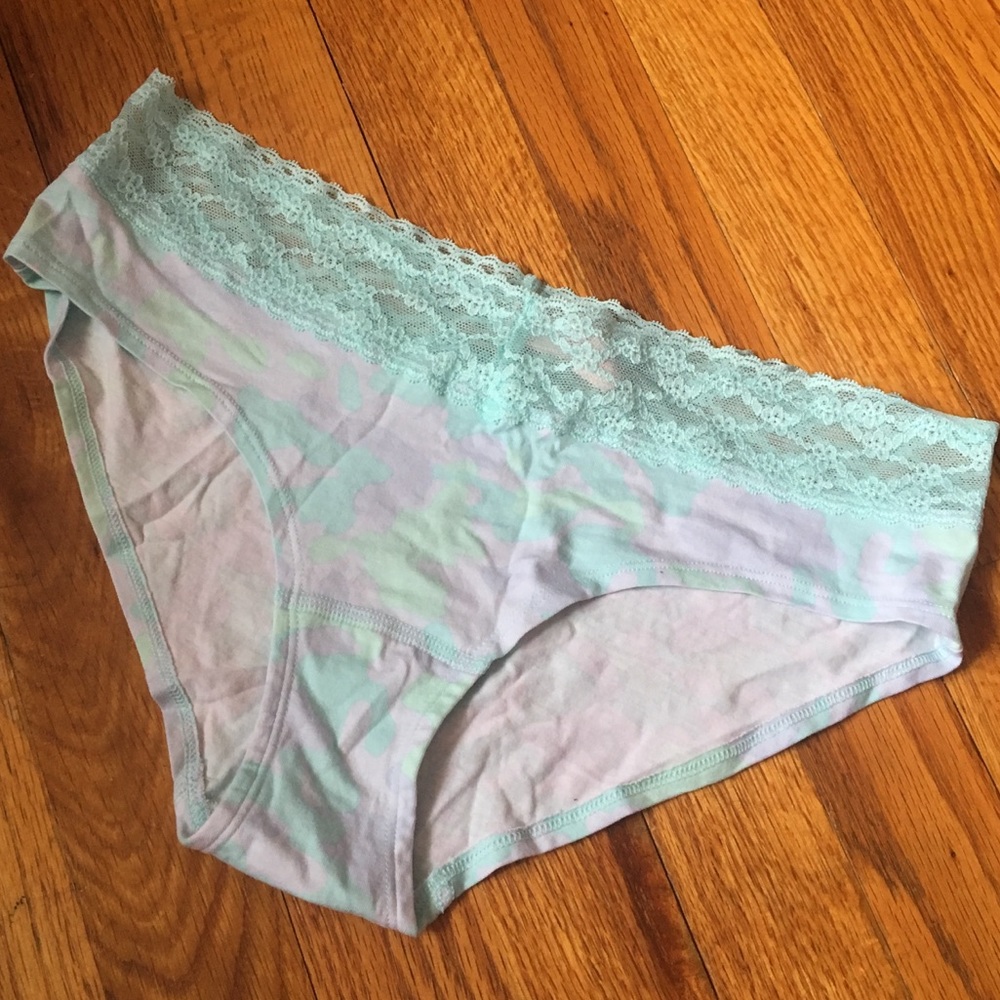 NEW 🎀 VS PINK Lace Trim Hipster Undies