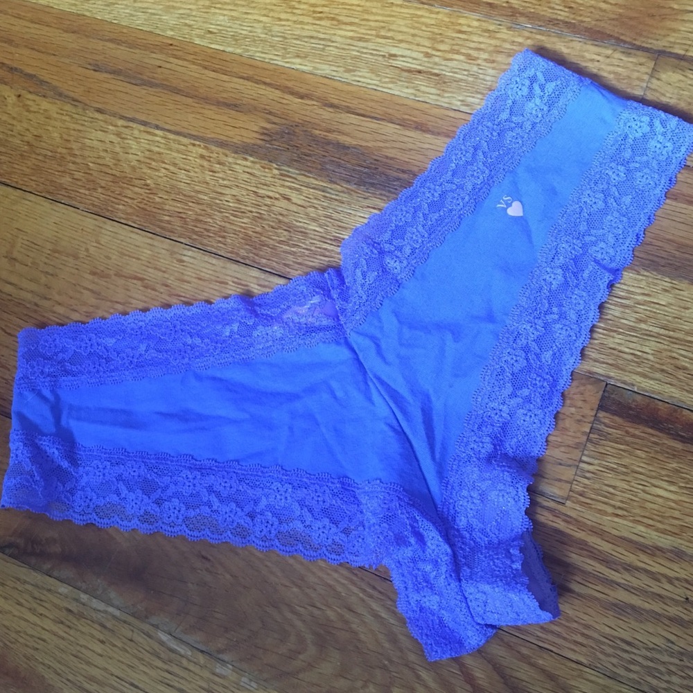NEW 🎀 VS PINK Lace Trim Cheeky Undies