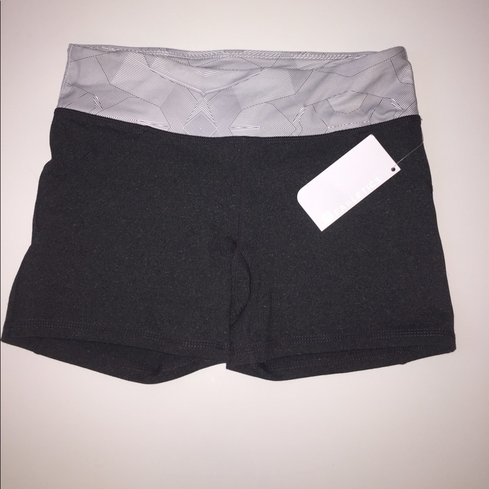 NWT Fabletics Moro short in Hype