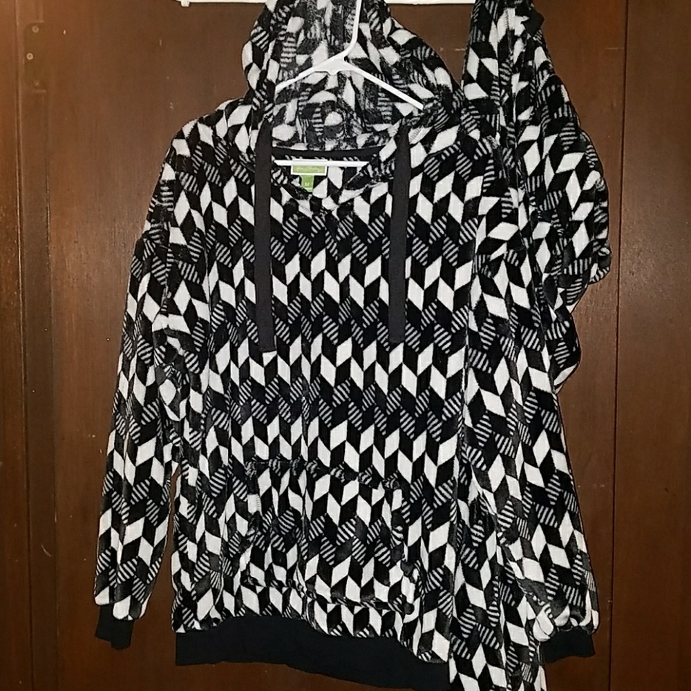Vera Bradley fleece pajamas top and bottom