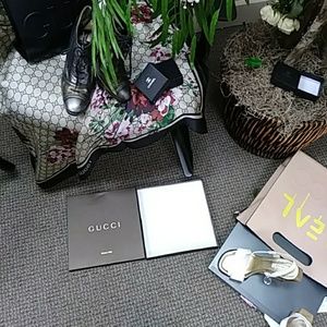 Gucci Box for scarf or necklace