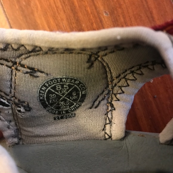 Keen sandals (read description) - Picture 2 of 6