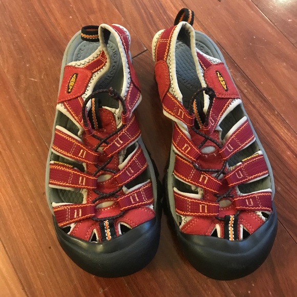 Keen sandals (read description) - Picture 3 of 6