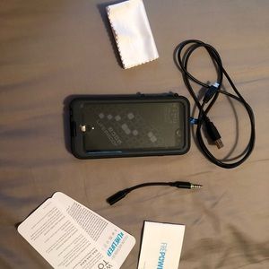 iPhone 6/6s charging life proof “frēpower” case!