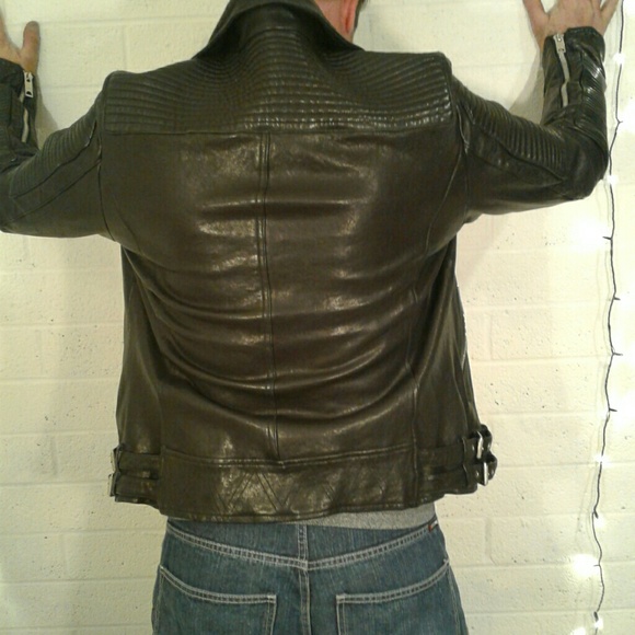 💘💘SOLD😵😵😵😵Burberry Motorcycle Jacket - Picture 2 of 8