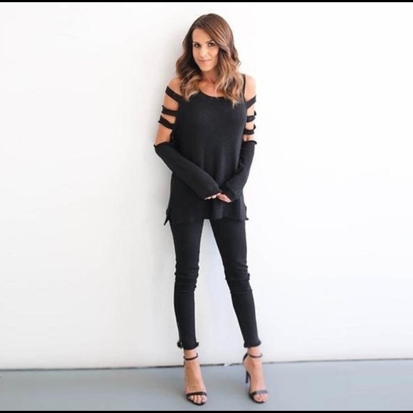 ♣️XL Left!♣️ Sexy Black Top - Picture 2 of 3