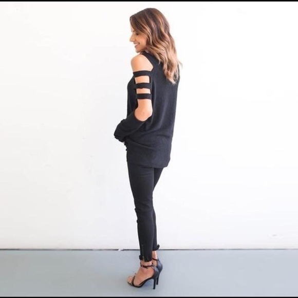 ♣️XL Left!♣️ Sexy Black Top - Picture 3 of 3