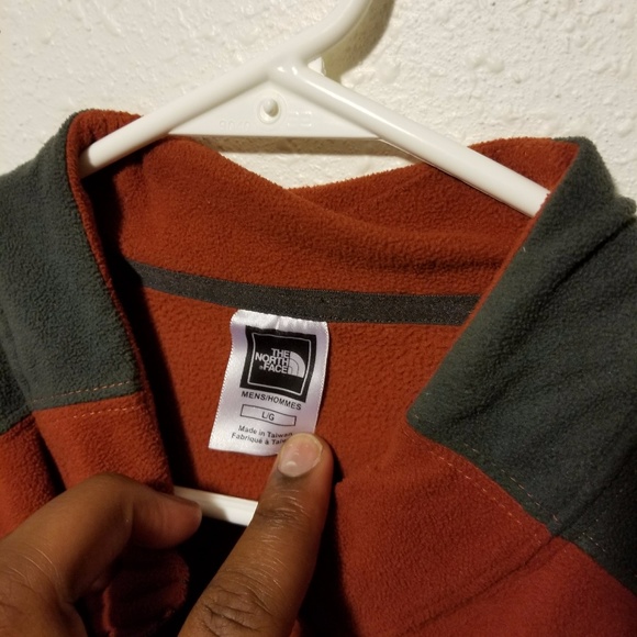 Men's North Face Qtr. Zip Fleece - Picture 2 of 3