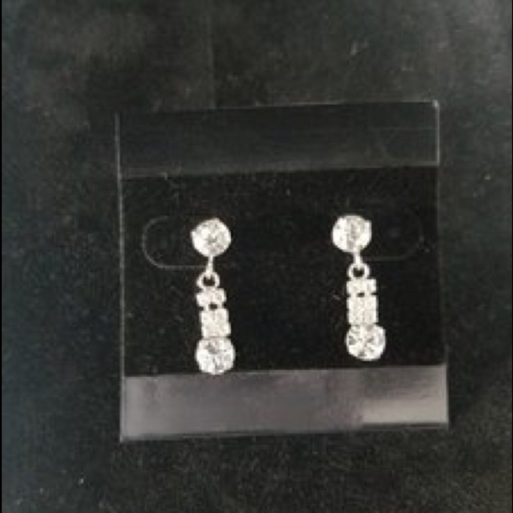 Great Simple Earrings for Bridal Party