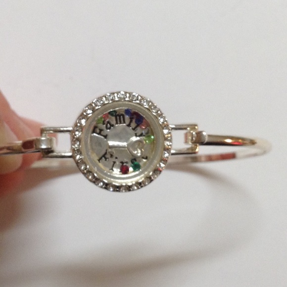Closed Locket "Family First" Hinged Bracelet - Picture 2 of 5