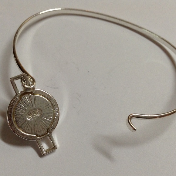 Closed Locket "Family First" Hinged Bracelet - Picture 4 of 5