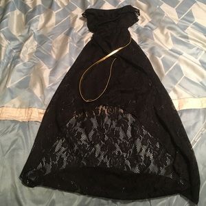 Black sleeveless lace dress