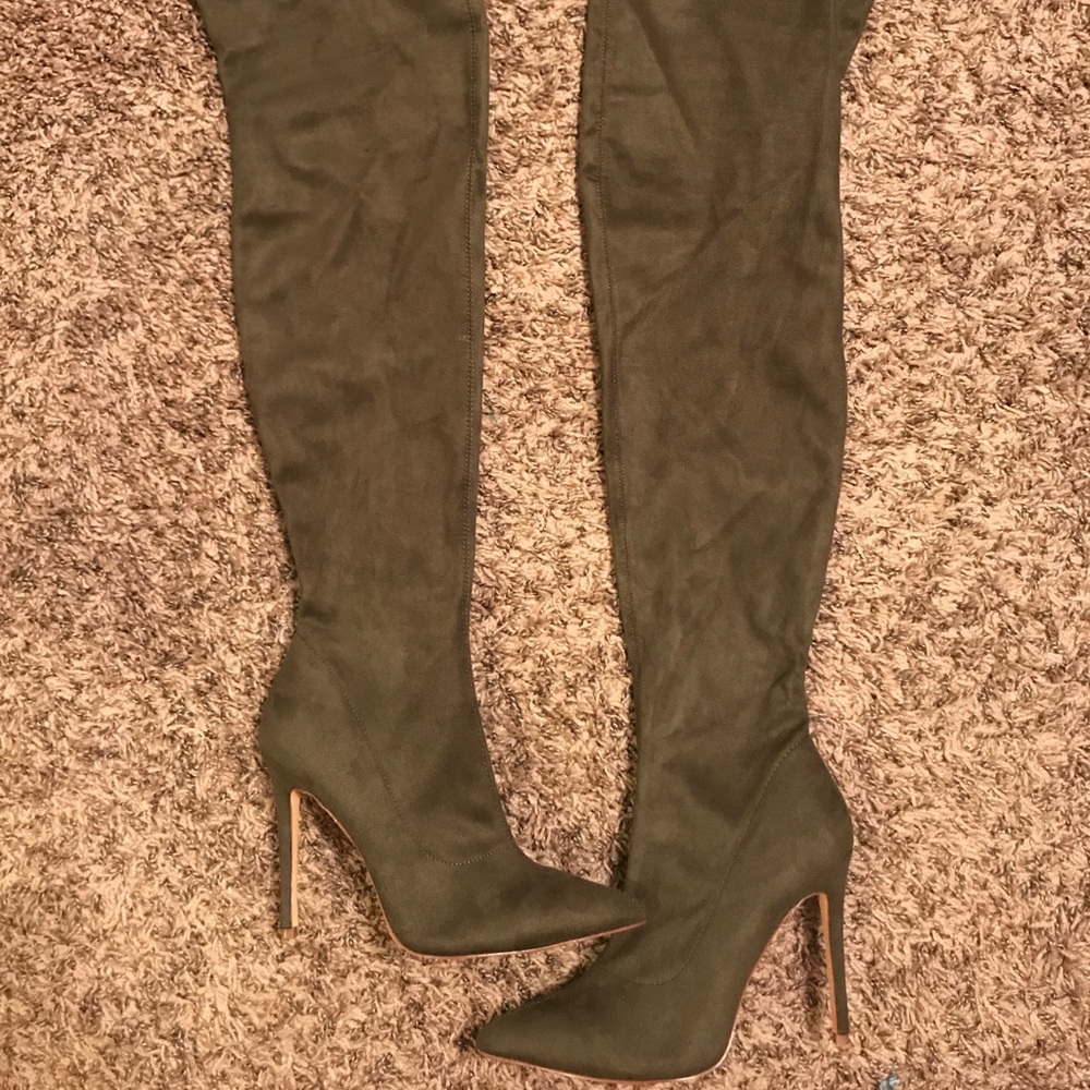 Sexy Thigh High Boots!
