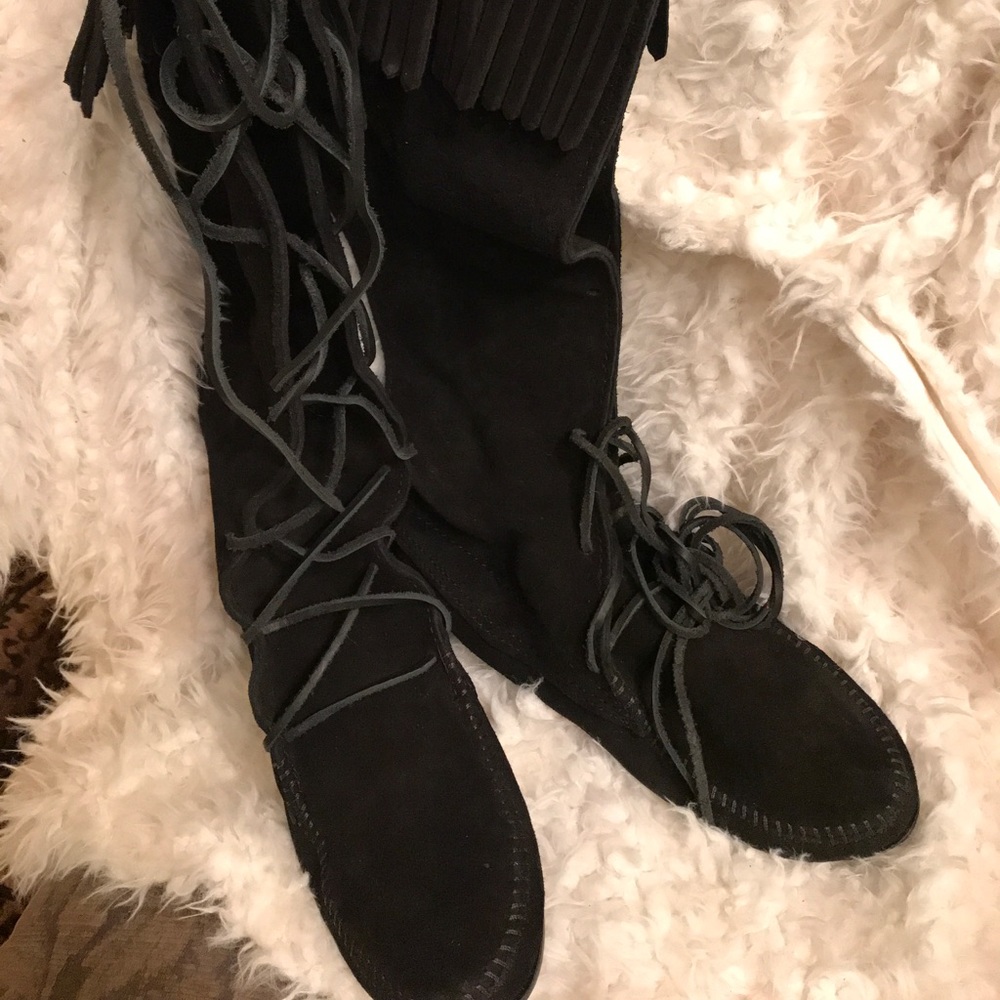 Minnetonka fringe boot 7