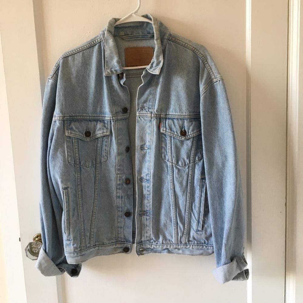 Levi's denim jacket (medium, light wash)