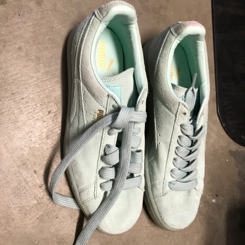 Blue pumas never worn! - Picture 2 of 3