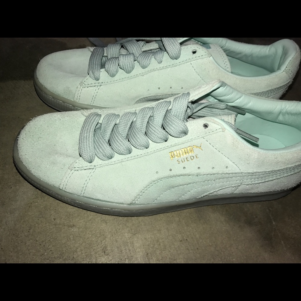 Blue pumas never worn! - Picture 3 of 3