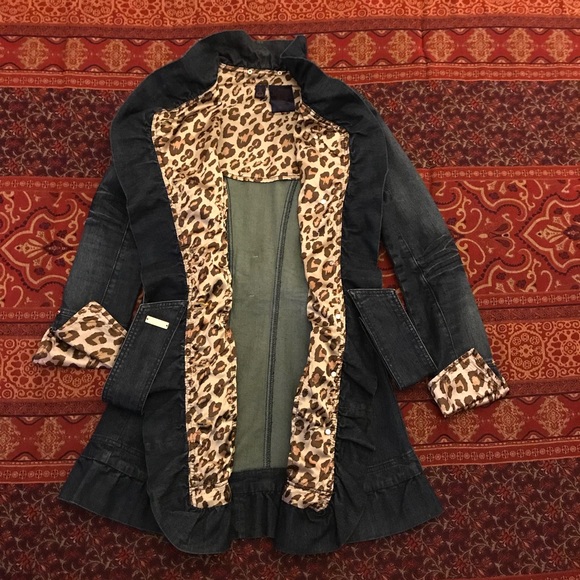 🎀Dashing Dereon Ruffle Jean Jacket🎀 - Picture 3 of 5