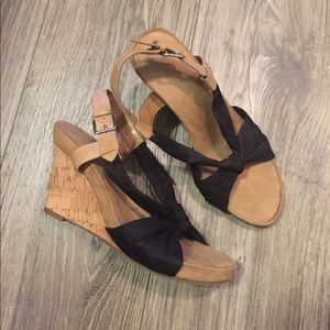 Knotted Summer Wedge