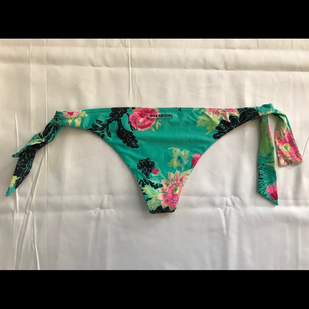 BILLABONG floral bottoms
