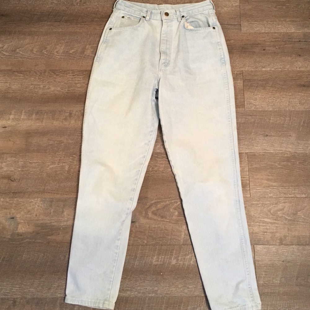 VINTAGE HIGH WAISTED JEANS