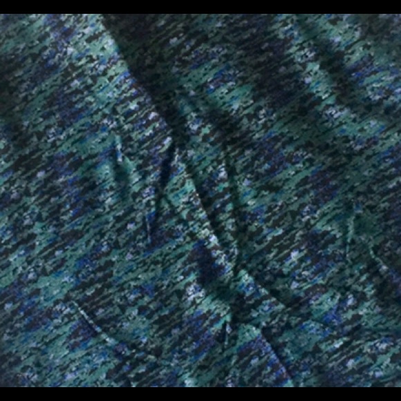 NBW - BCBG short Body-con Skirt - Picture 3 of 3