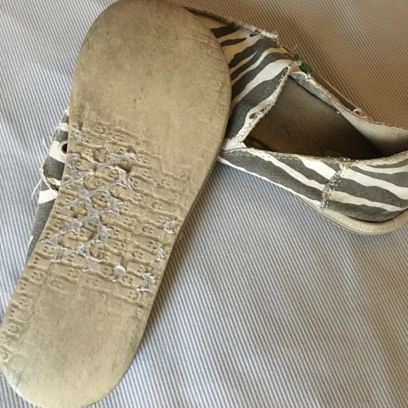 tiger striped Sanuks - Picture 3 of 3